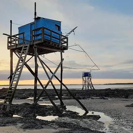 アパート 2 Bedroom In Le Pellerin