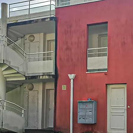 2 Bedroom In Apartamento Le Pellerin