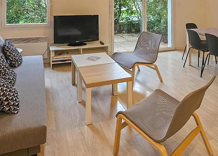 2 Bedroom In * Le Pellerin